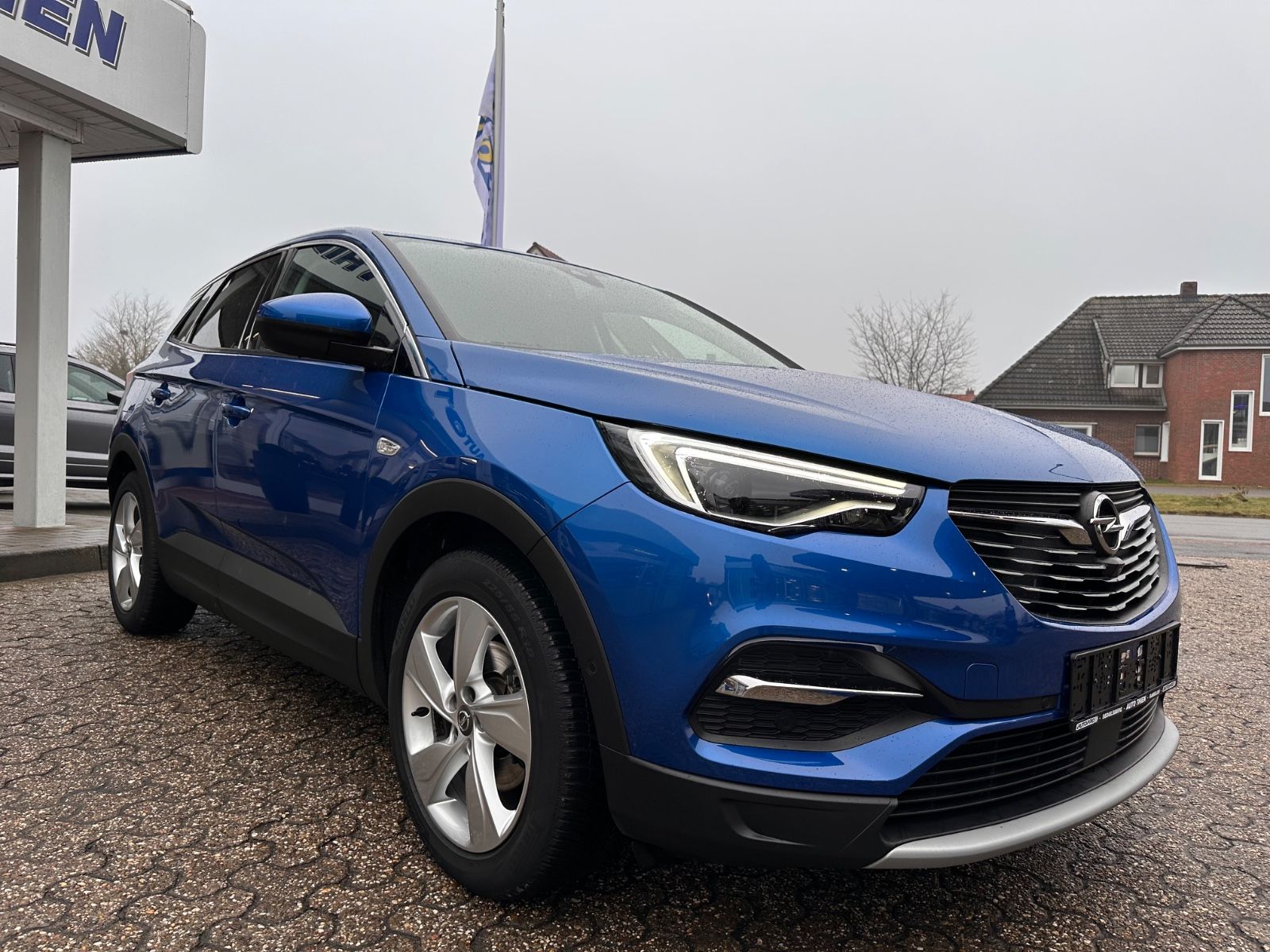 Fahrzeugabbildung Opel Grandland (X) 1.2 Turbo BiLED/AHK/Navi/360°/GJR