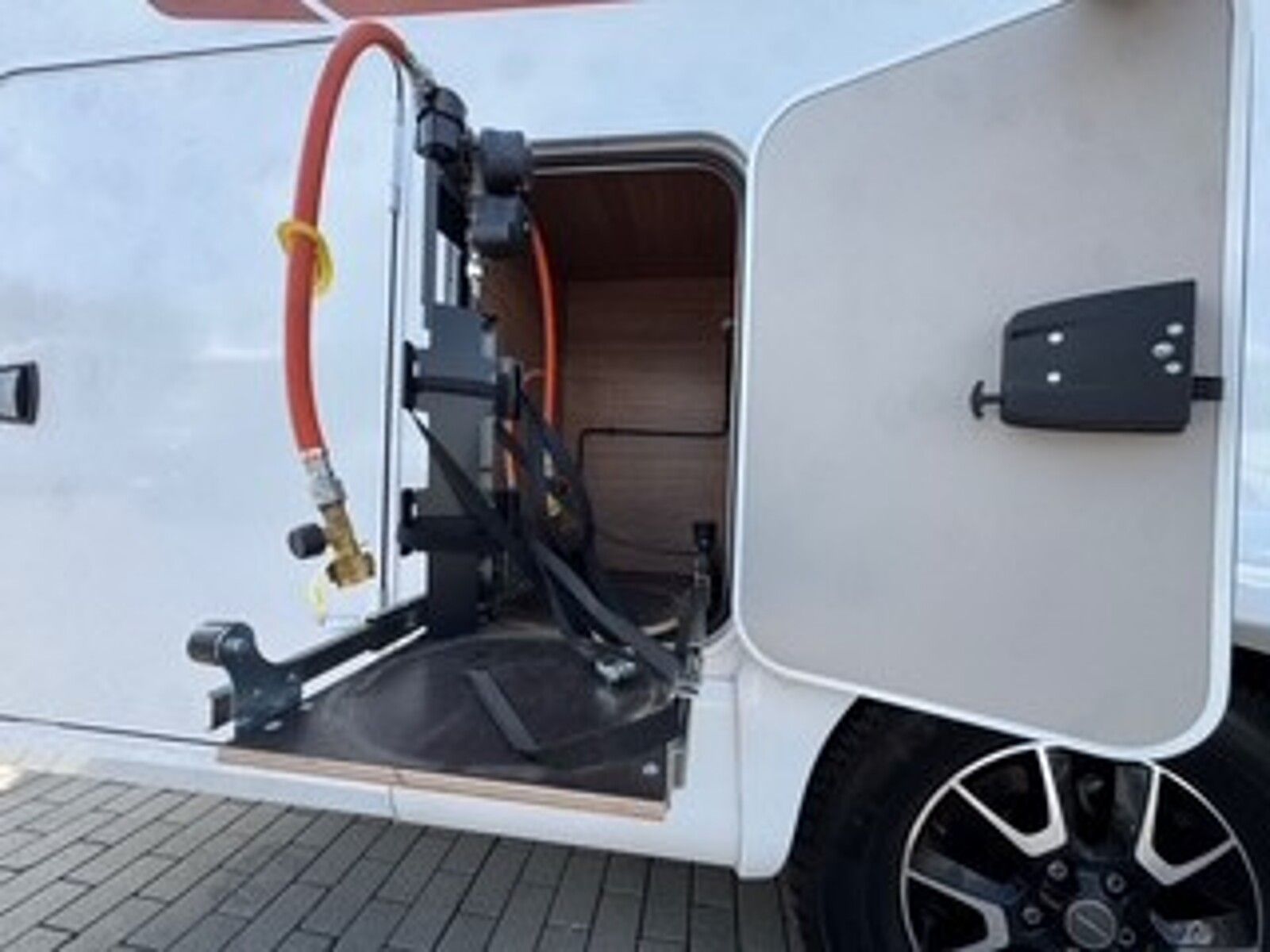 Fahrzeugabbildung Weinsberg CaraCompact EDITION PEPPER 600 MEG Markise, TV