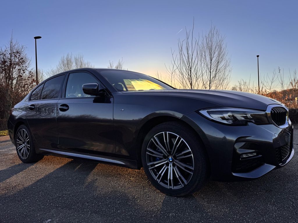 Image of BMW 330