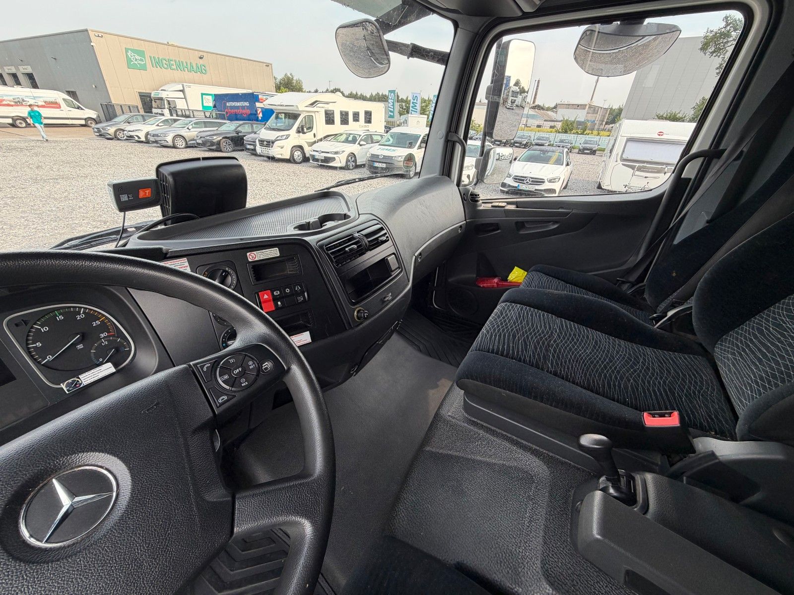Fahrzeugabbildung Mercedes-Benz Atego 818 L Koffer LBW Klima Automatic