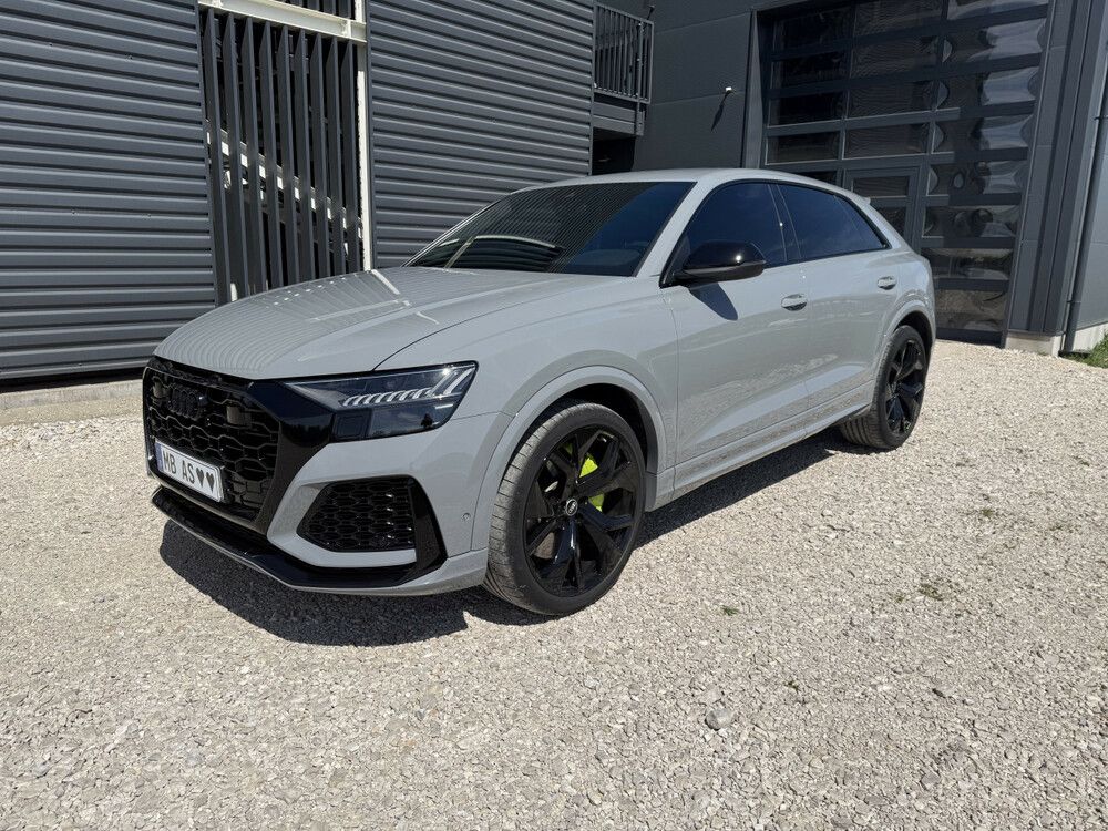 Audi RSQ8