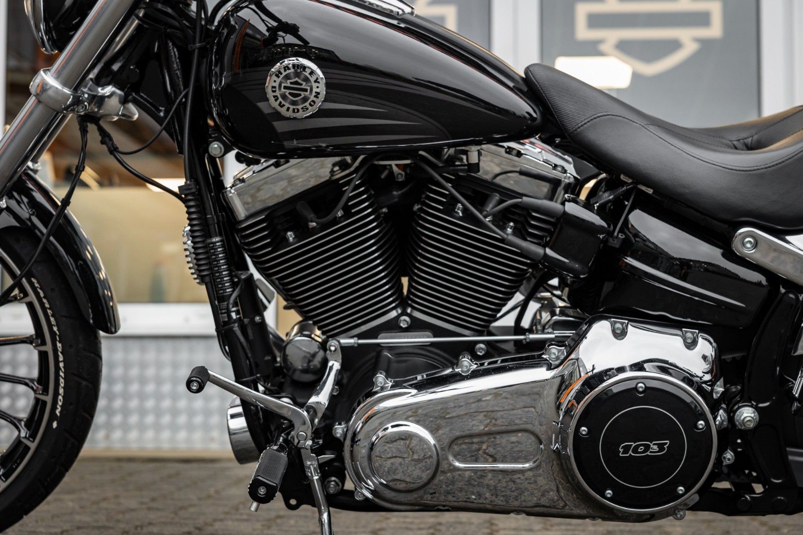 Fahrzeugabbildung Harley-Davidson FXSB Breakout 103 - Jekill & Hyde