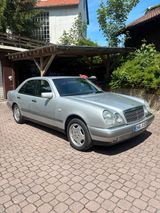 Mercedes-Benz Mercedes E Klasse W210 E200 - Mercedes-Benz E 200: Limousine, W210
