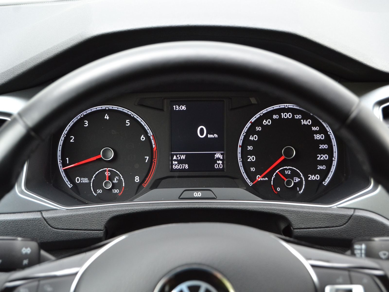 T-Roc 1.5 TSI Active AHK/STANDHEIZUNG/17-ZOLL/LE