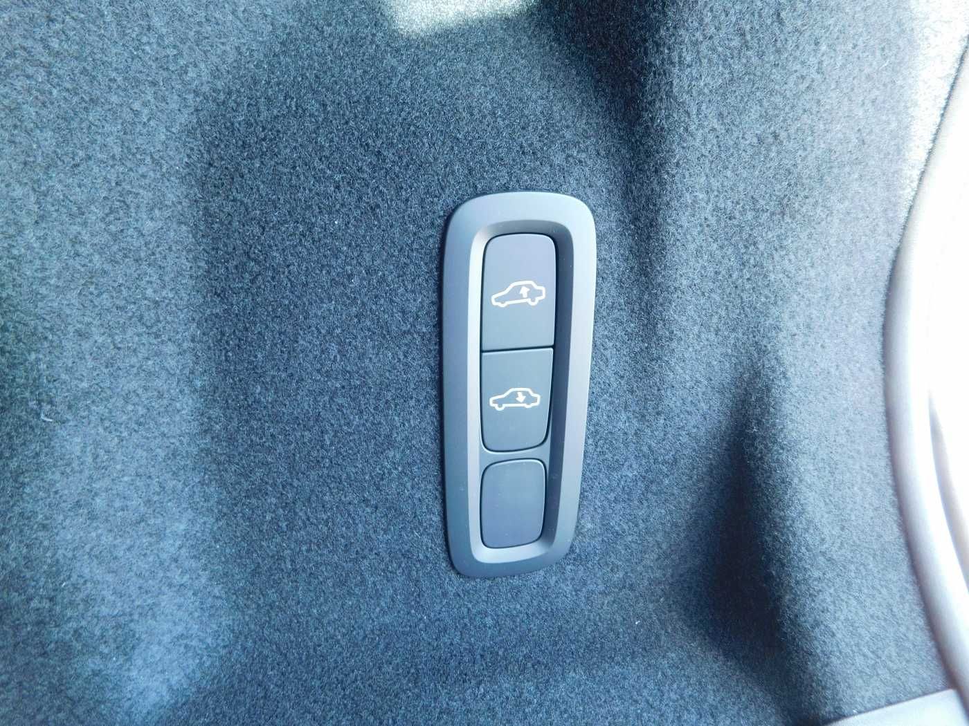 Fahrzeugabbildung Volvo XC60 Plug-In-Hybrid T8 AWD Plug-in Hybrid Ultra