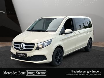 Mercedes V 220 - 2