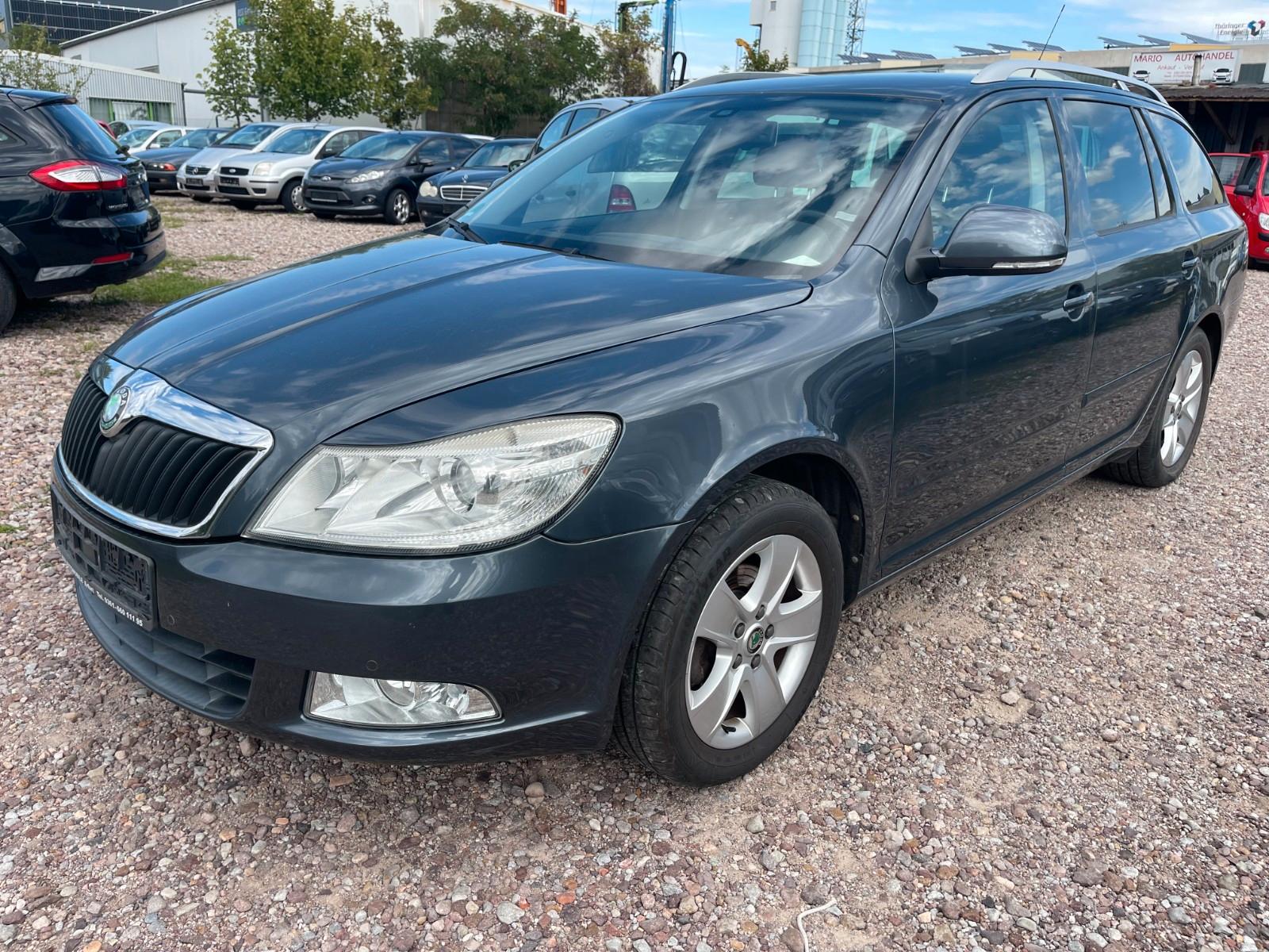 Skoda Octavia 2010 — interior