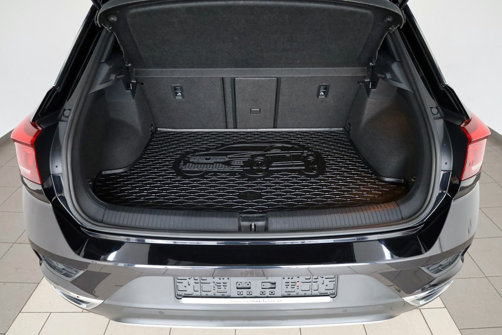 Fahrzeugabbildung Volkswagen T-Roc Sport 4M Navi,ACC,Kamera,Carplay,AHK,SR+WR