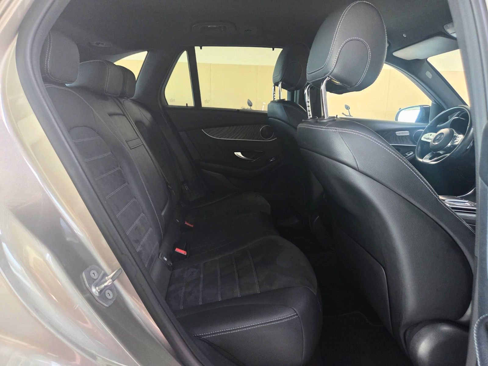 MERCEDES-BENZ GLC 200 — zdjęcie 12