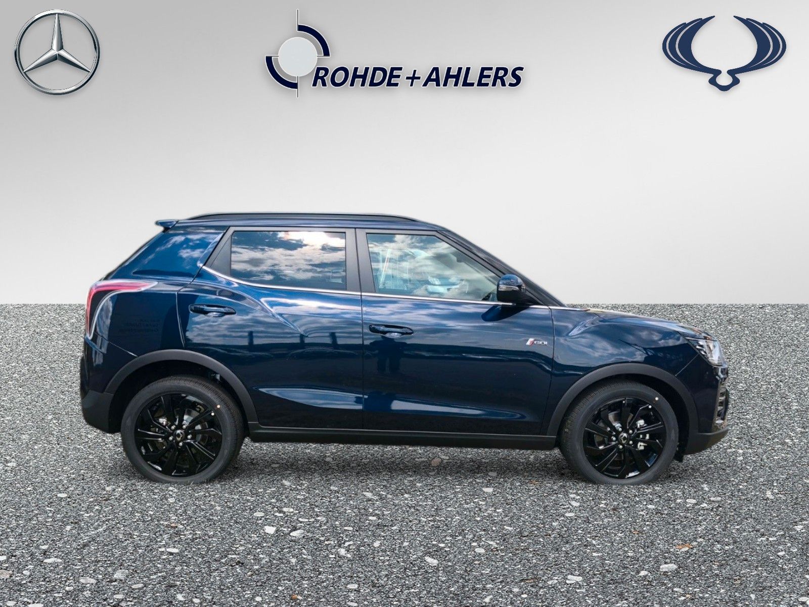 Fahrzeugabbildung Ssangyong TIVOLI Blackline 1,5 P 6 AT 2WD BLACKLINE+MY23+L