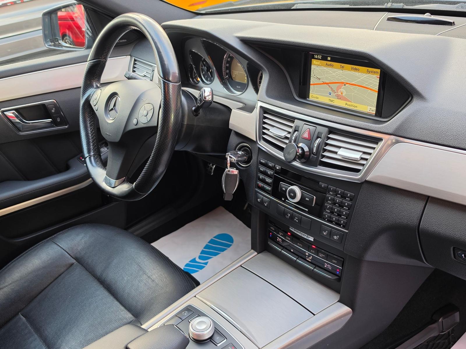 Mercedes-Benz E350 2011 — photo 7