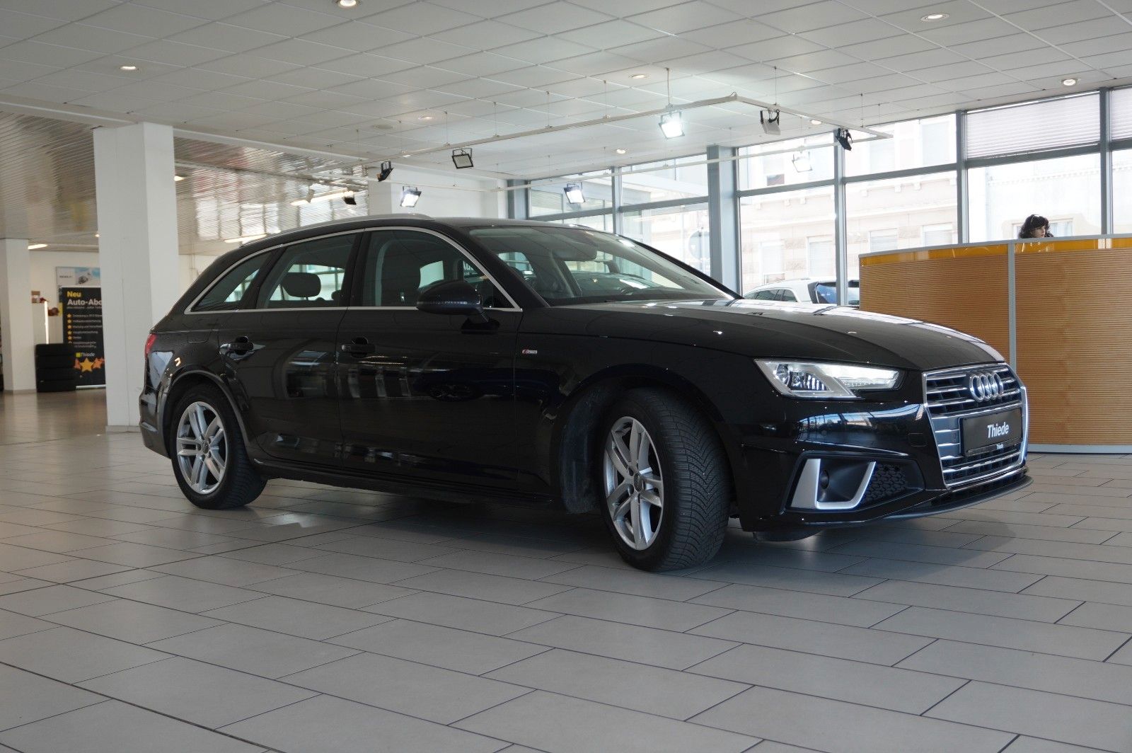 Fahrzeugabbildung Audi A4 Avant 35 TDI S-LINE SPORT NAVI/LED/KAMERA/DAB