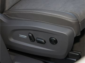 Volkswagen T7 Multivan Style 2.0 TDI DSG AHK Kamera Navi Ma