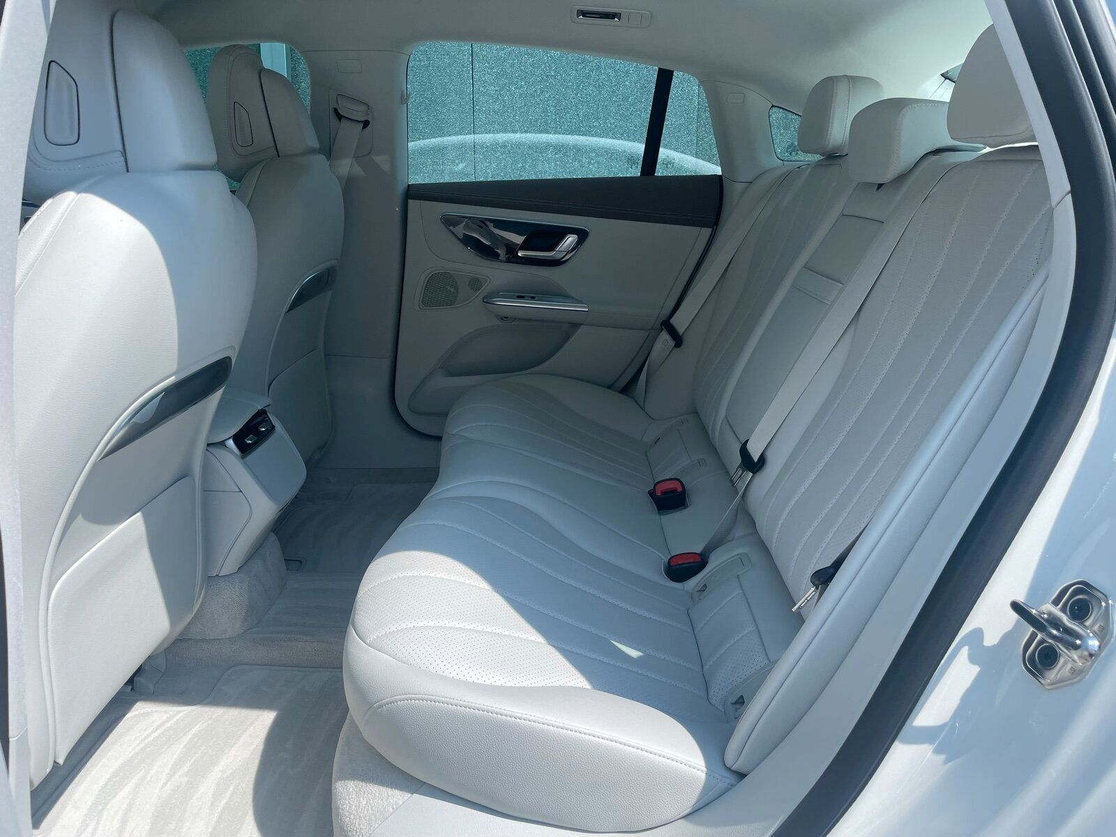 Mercedes-Benz EQE 300 ADVANCED BEIGE AHK DISTRO KEYLESS MEMOR foto 12