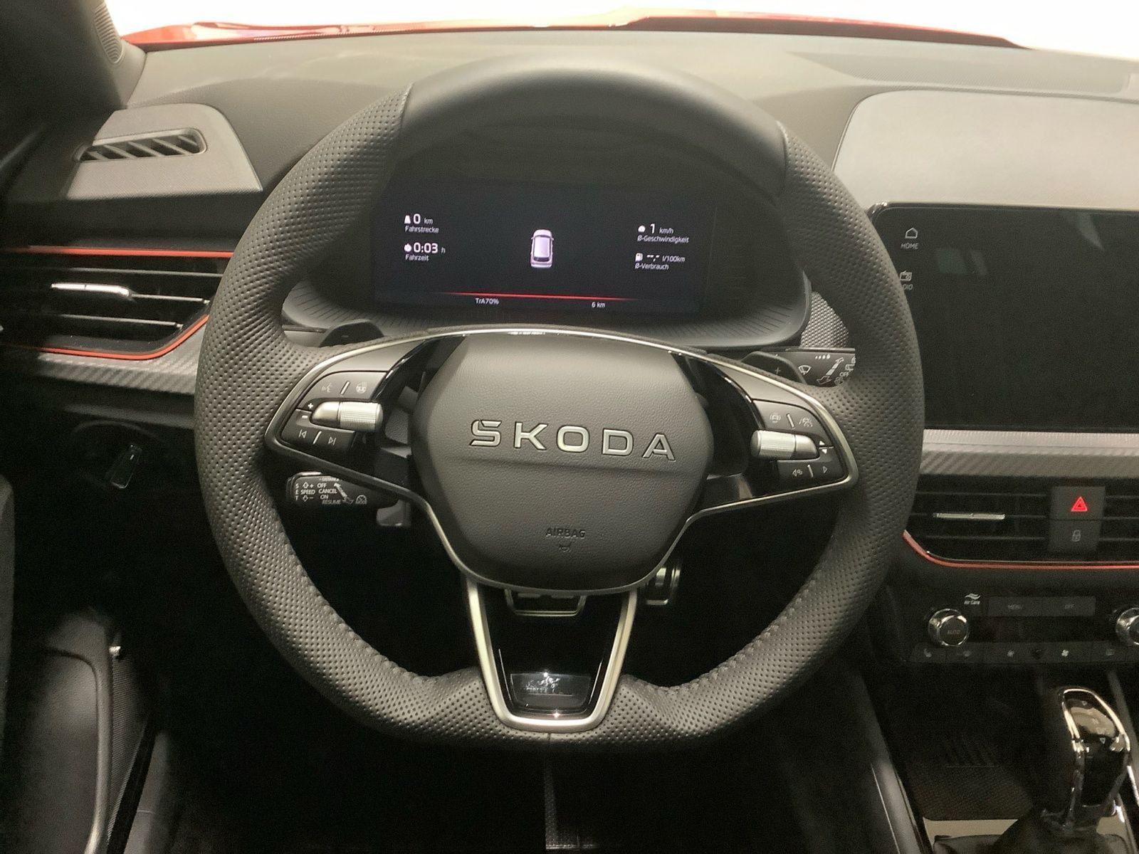 KAMIQ MONTE CARLO 110 kW DSG AHK PANO SOUND