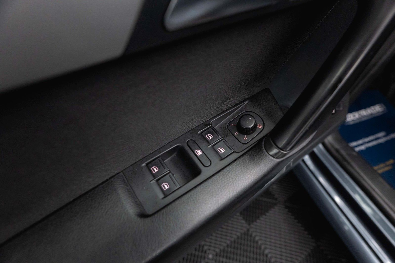 Fahrzeugabbildung Volkswagen Passat Variant 1.6 TDI Trendline BlueMotion TÜV