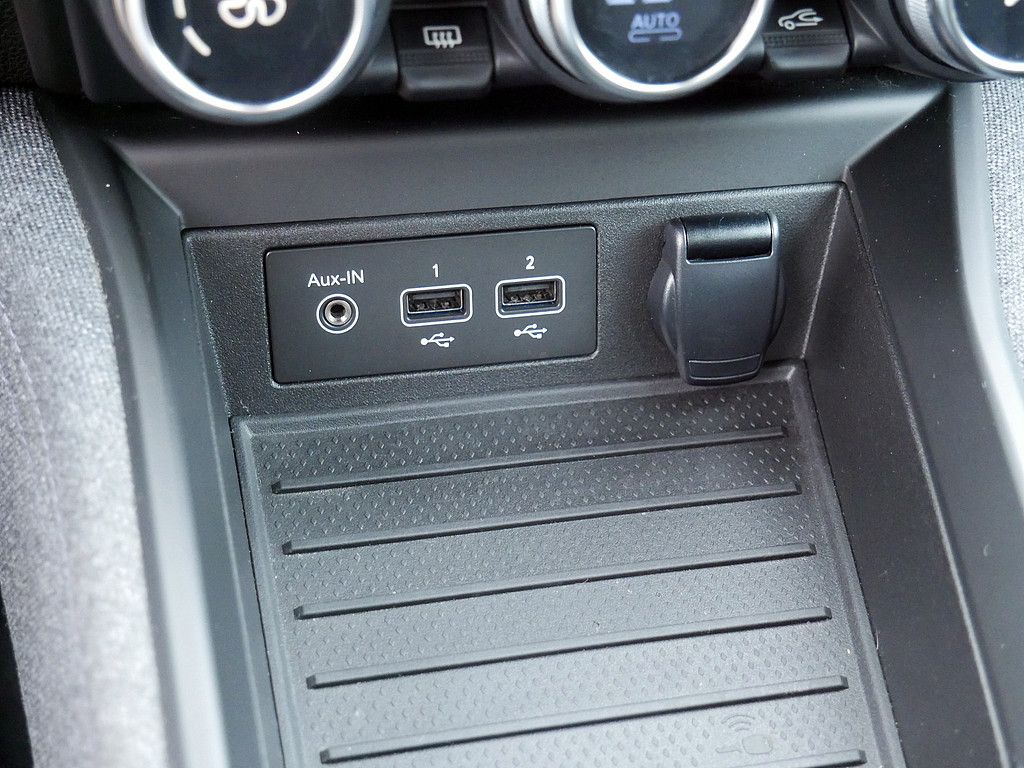 Fahrzeugabbildung Renault ZOE Intens R135 Z.E.50 KLIMA PDC KAMERA NAVI LED