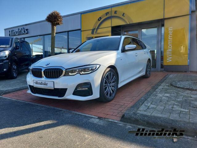BMW 330 i xDrive M Sport Touring EU6d Park-Assistent
