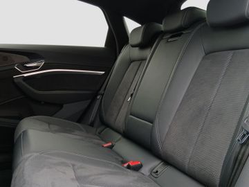 Audi Q8 e-tron - 8