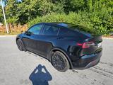 Tesla Model Y Long Range RWD mit Ambientebeleuchtung  - gebrauchte Tesla Model Y aus dem Jahr 2024