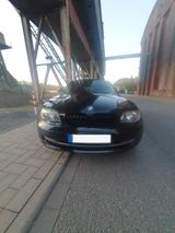 BMW 1er *Facelift* Klimaautomatik *M-Felgen* HU 2027 - BMW aus 2008: 1er