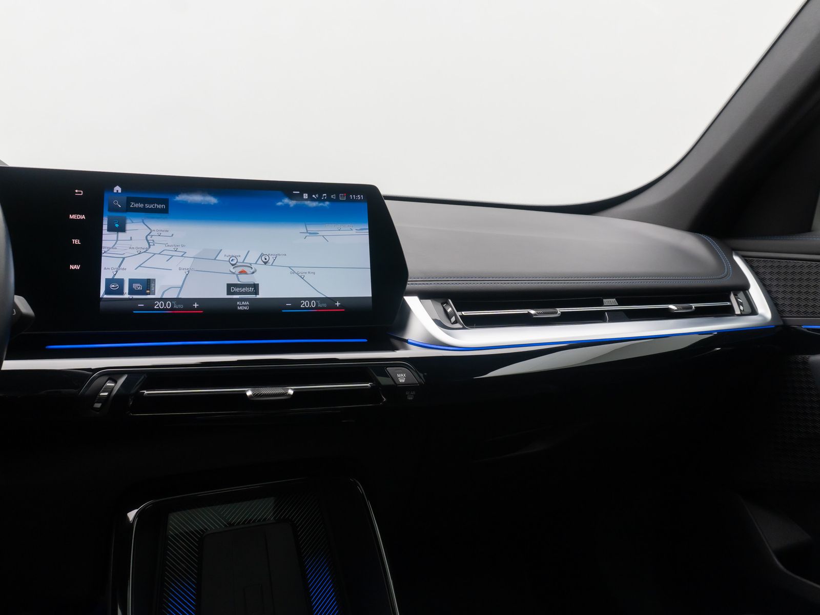 Fahrzeugabbildung BMW iX1 xD30 MSport Panorama 360&deg;HUD DAB Komfort 19"