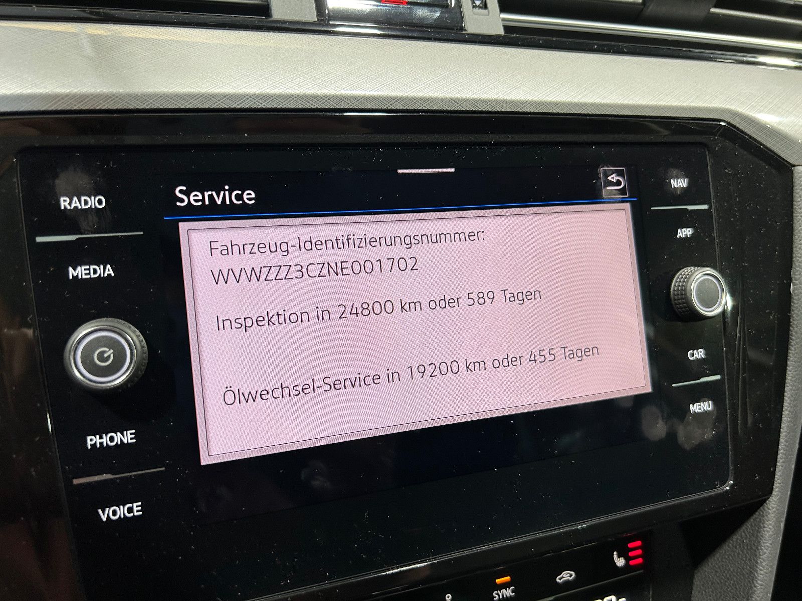 Fahrzeugabbildung Volkswagen Passat Variant Business/APPLE/8-FACH/ACC/KAMERA/
