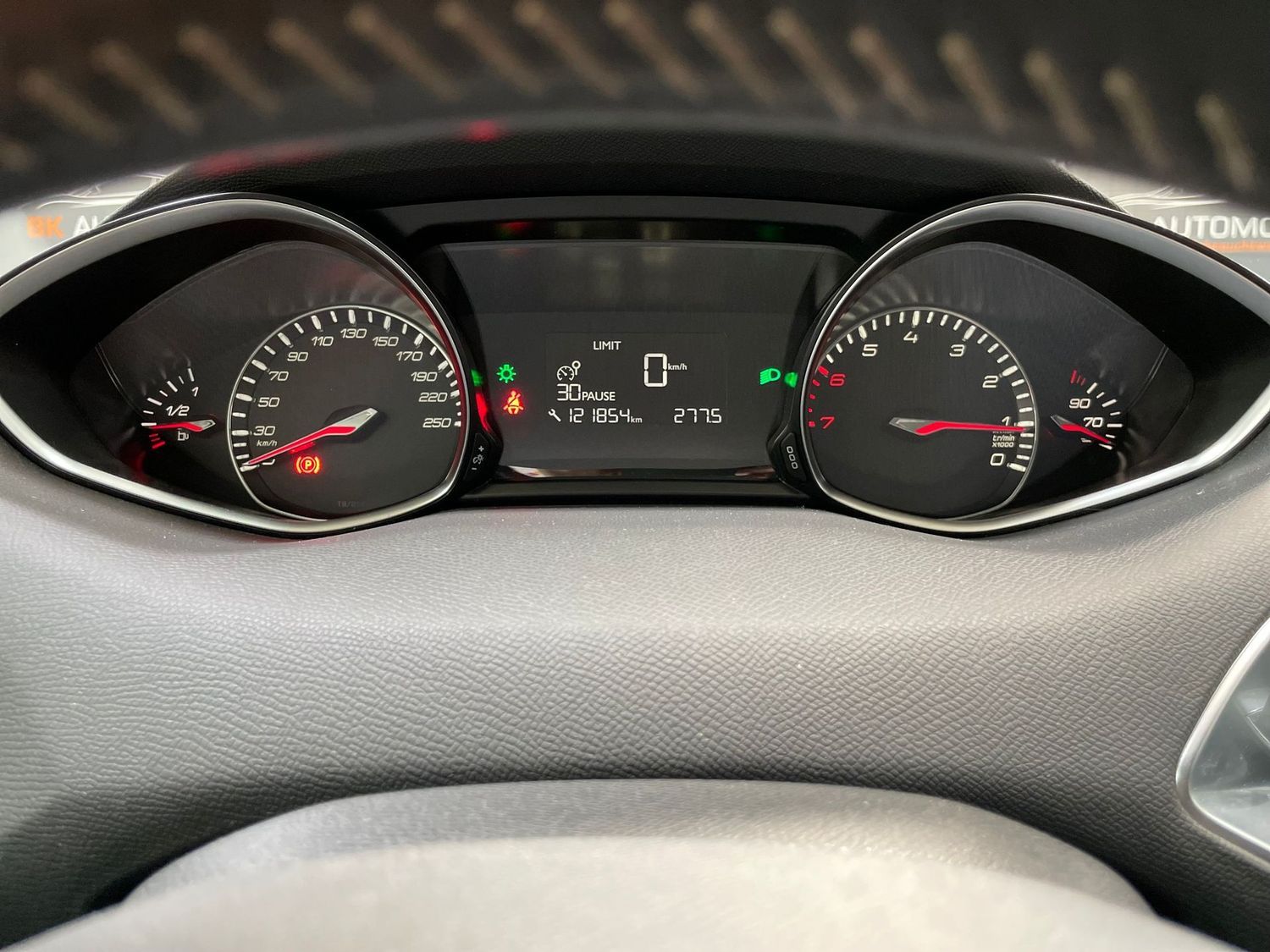 Fahrzeugabbildung Peugeot 308 Allure #LED#Tempomat#PDC#Navi