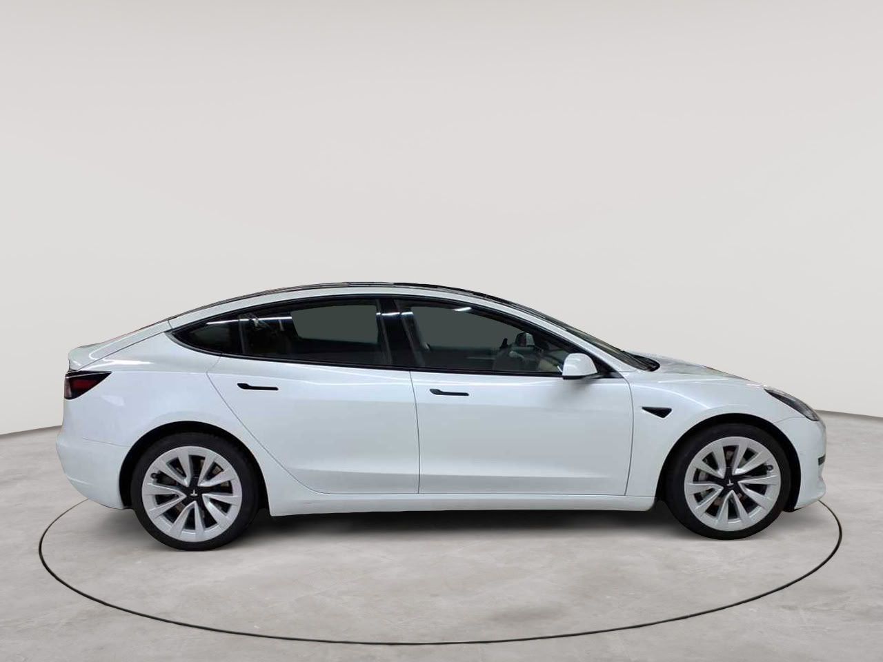 Tesla Model 3 Standard Reichweite Plus imagem 3