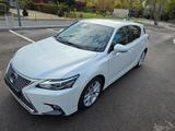 Lexus CT 200h 200h - - Lexus CT 200h: Limousine