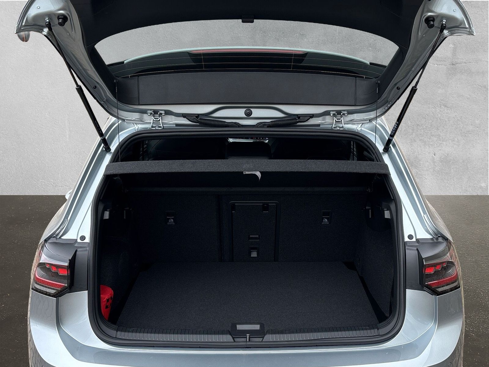 Fahrzeugabbildung Volkswagen Golf R-Line 1,5 eTSI 110kW 7-Gang DSG
