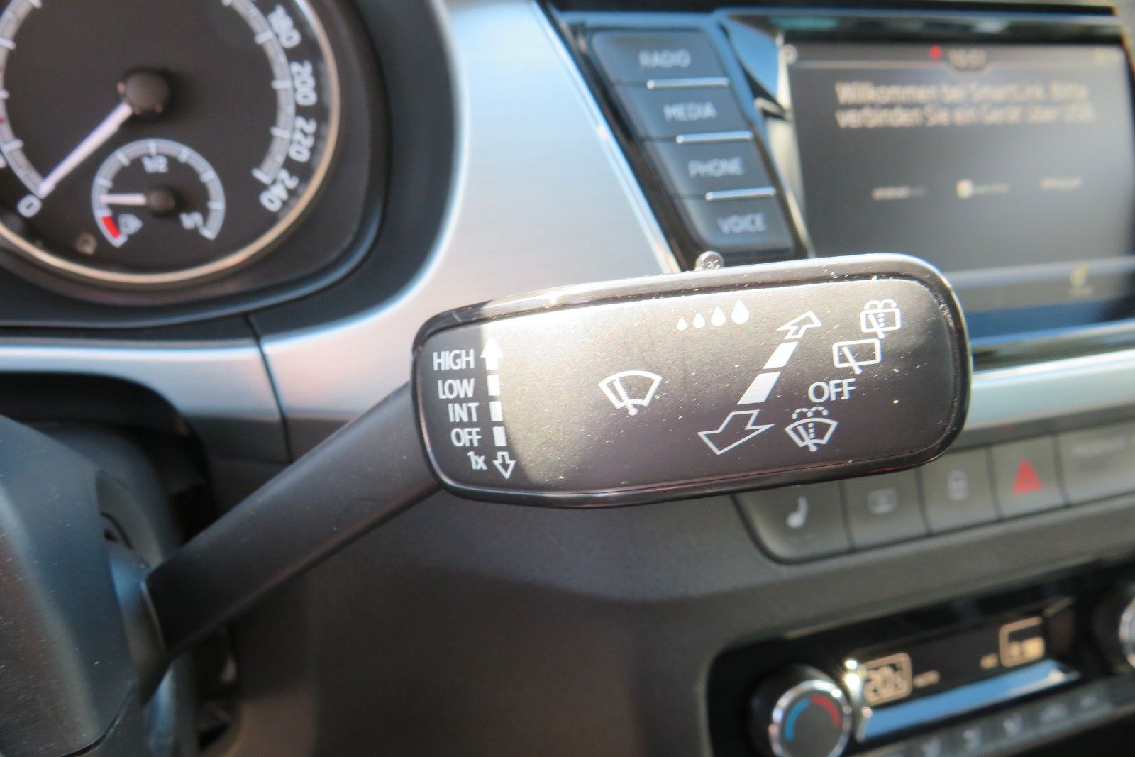 Fahrzeugabbildung SKODA Fabia Combi Ambition GJ SMART-LINK SITZH. NAVI 1