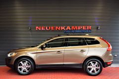 Fahrzeugabbildung Volvo XC60 Summum AWD Leder Navi Panor. ACC AHK Kamera