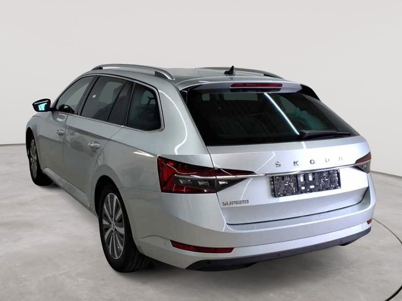 Skoda Superb Combi 2.0 TDI DSG Style AHK NAV imagem 2
