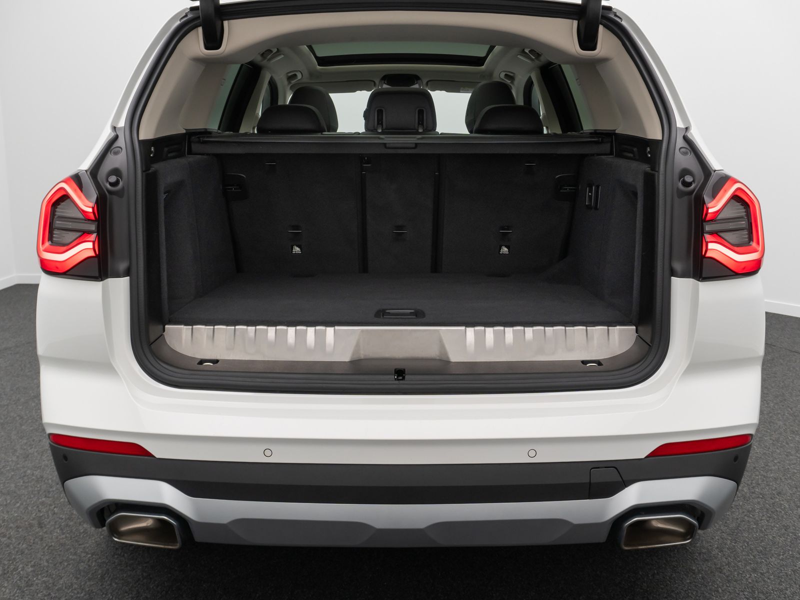 Fahrzeugabbildung BMW X3 xD30e DAB Kamera FernlichtAs Panorama Leder