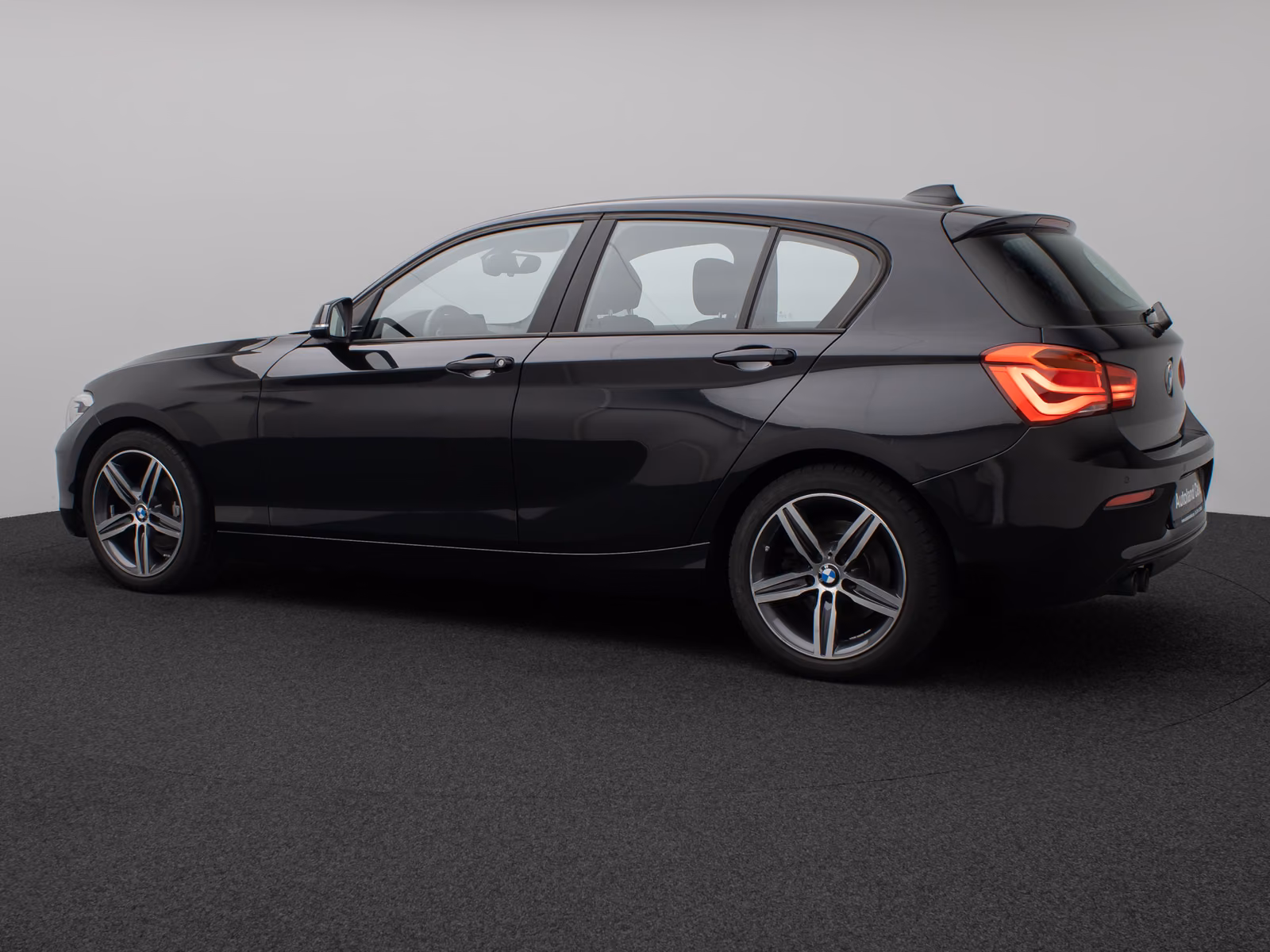 BMW 120d xD Sport Line Glasdach H/K PDC LED Komfort