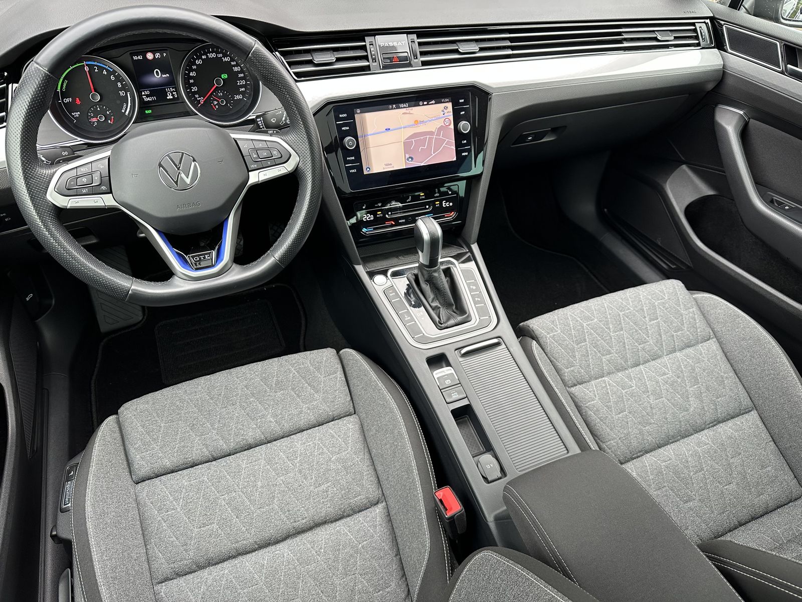 Fahrzeugabbildung Volkswagen Passat Variant GTE NAV+MATRIX+ACC+PANO+AHK+17ZO