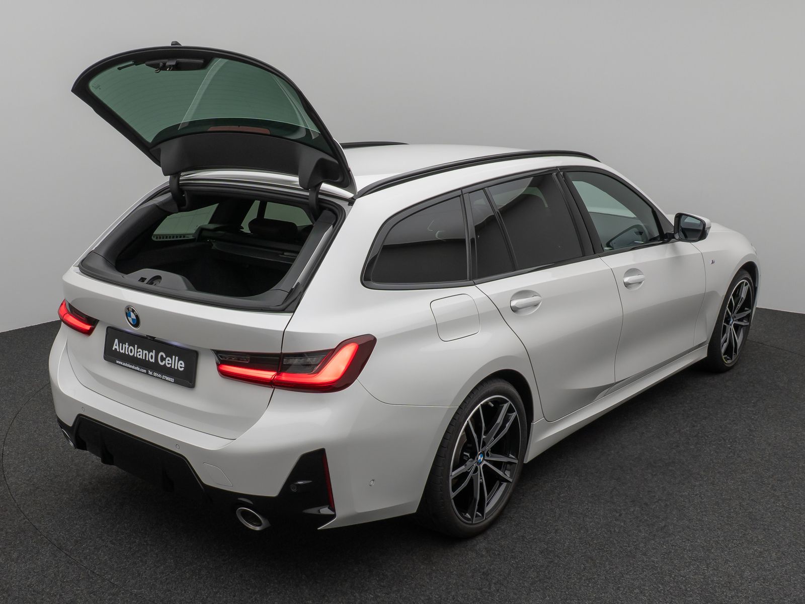 Fahrzeugabbildung BMW 320d  xD M Sport Kamera HUD DAB H/K Alarm 19Zoll