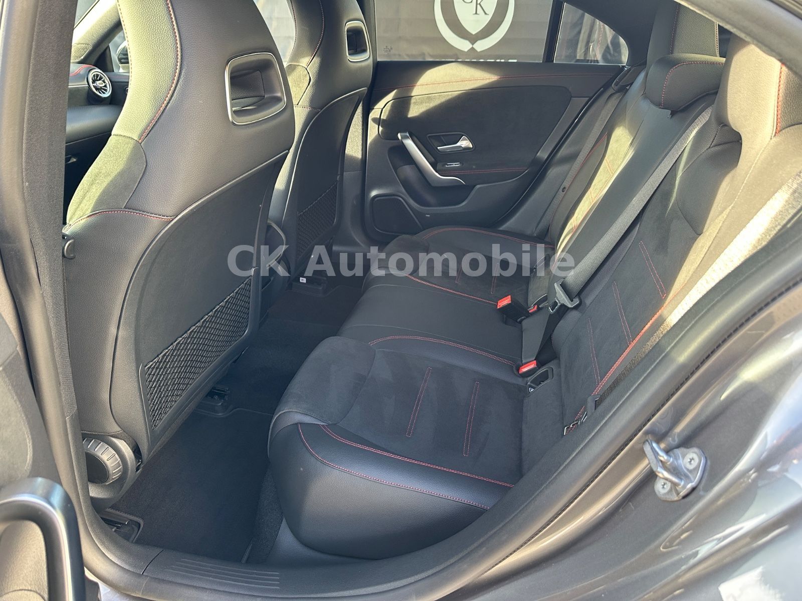 Fahrzeugabbildung Mercedes-Benz CLA 200 AMG-Line/Night-Paket/Navi/LED/AHK