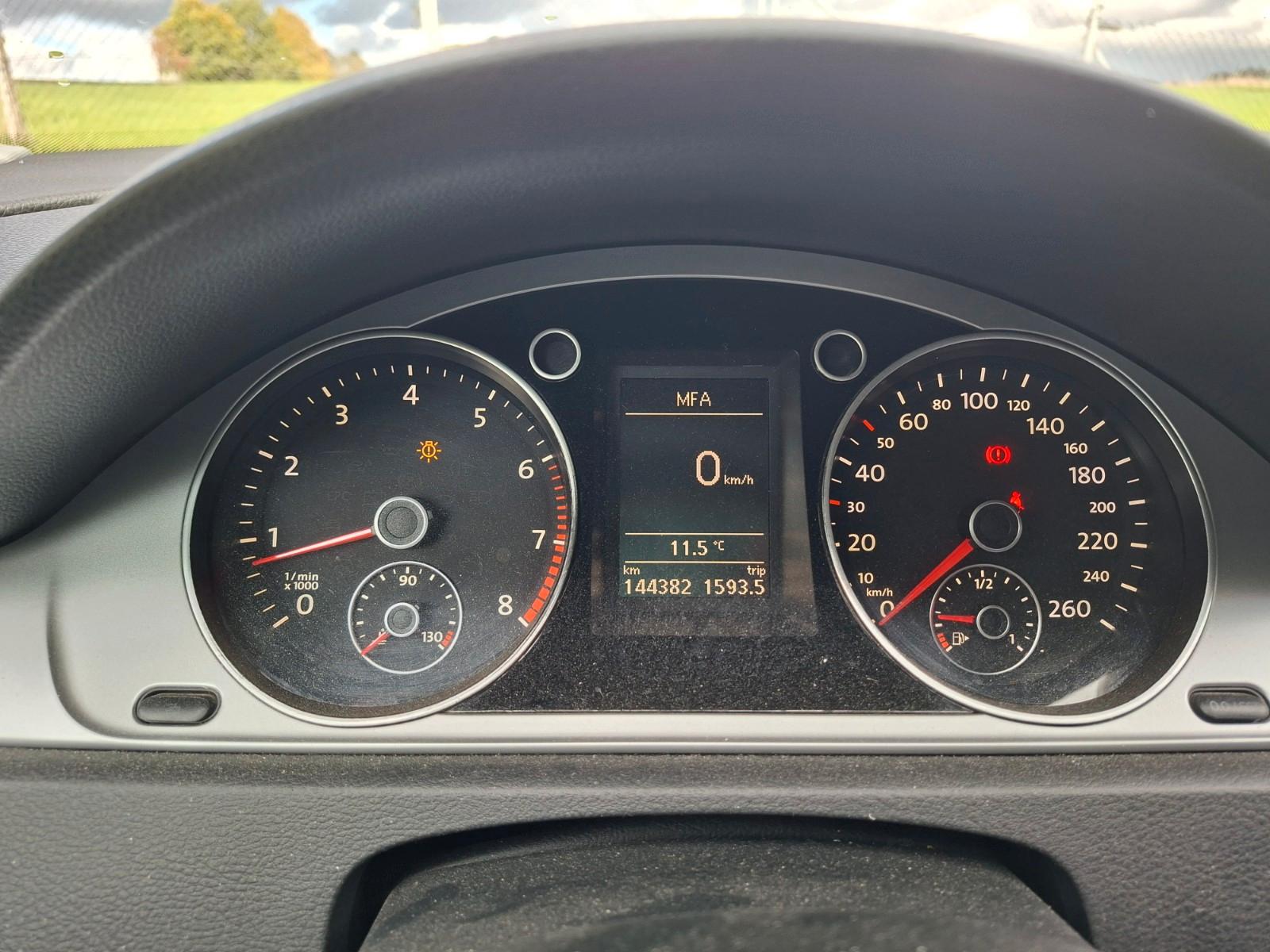 Volkswagen Passat 2011 — photo 5
