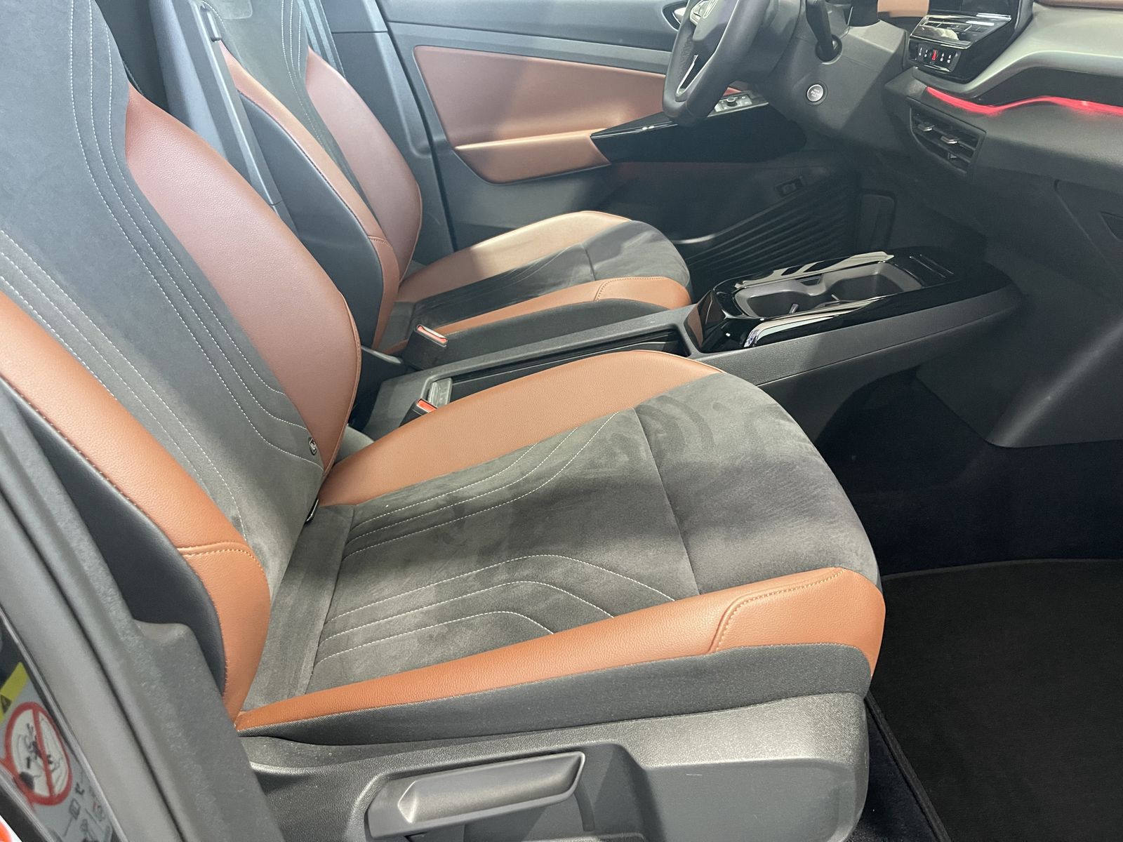 Fahrzeugabbildung Volkswagen ID.5 Pro Performance 150 kW*LED-Matrix*AHK*Cam*