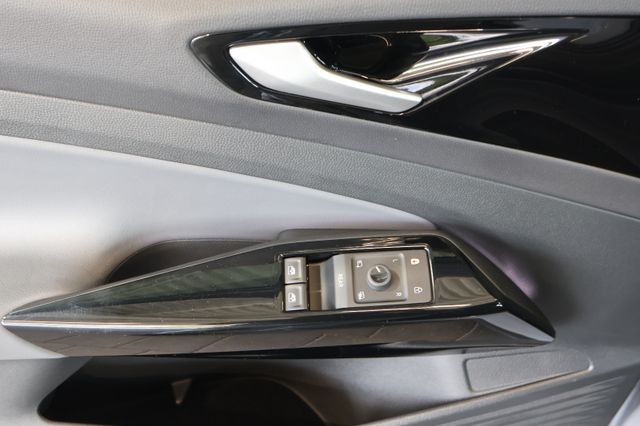 Volkswagen ID.4 Pure AID+ACC+LANE+LED+CARPLAY+AMBIENT