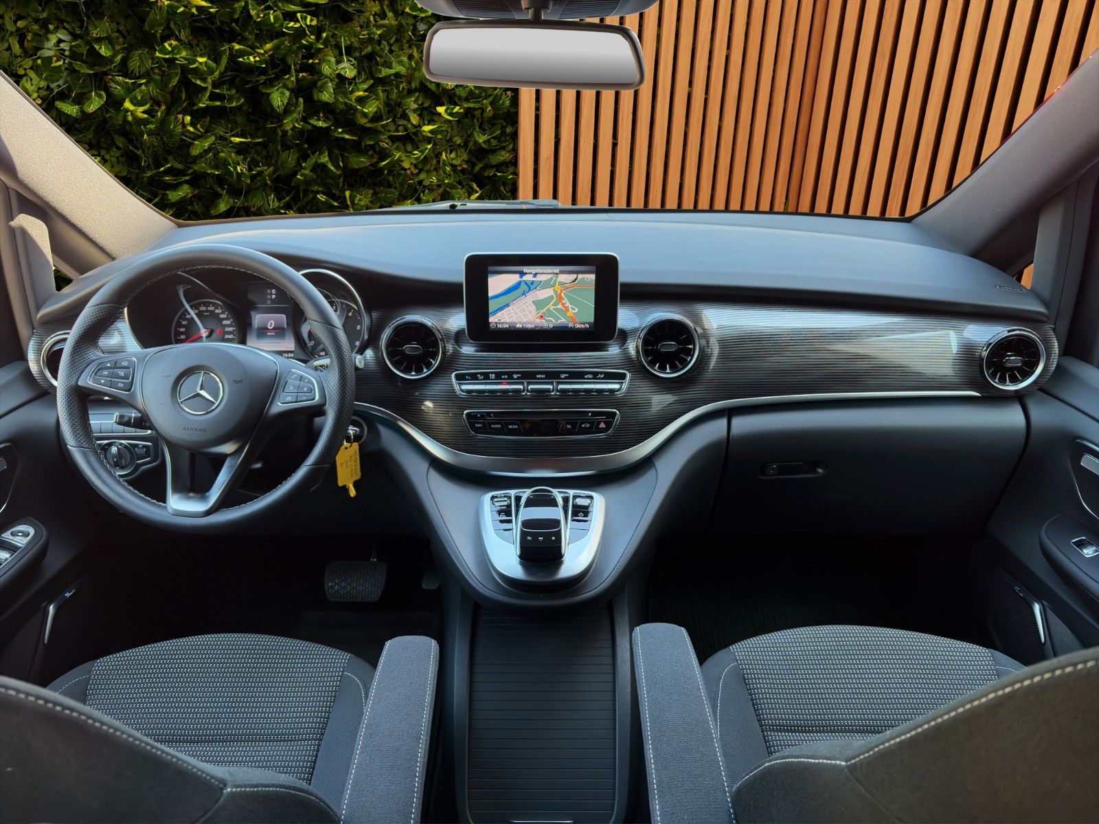 Fahrzeugabbildung Mercedes-Benz V300 d lang*2xSchiebetür*LED*SHZ*NAVI**