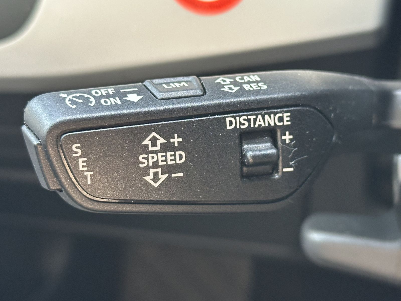 Fahrzeugabbildung Audi A4 Avant 45 TFSI Qu S-Line Black NAV+MATRIX+ACC