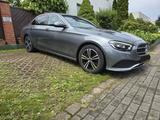 Mercedes-Benz E 220 d 4MATIC Autom. - - Mercedes-Benz E 220 in Herne
