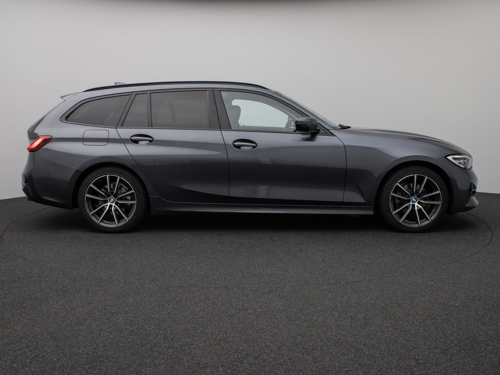 Fahrzeugabbildung BMW 320d xD  Sport Line Panorama DAB H/K Stop&Go AHK