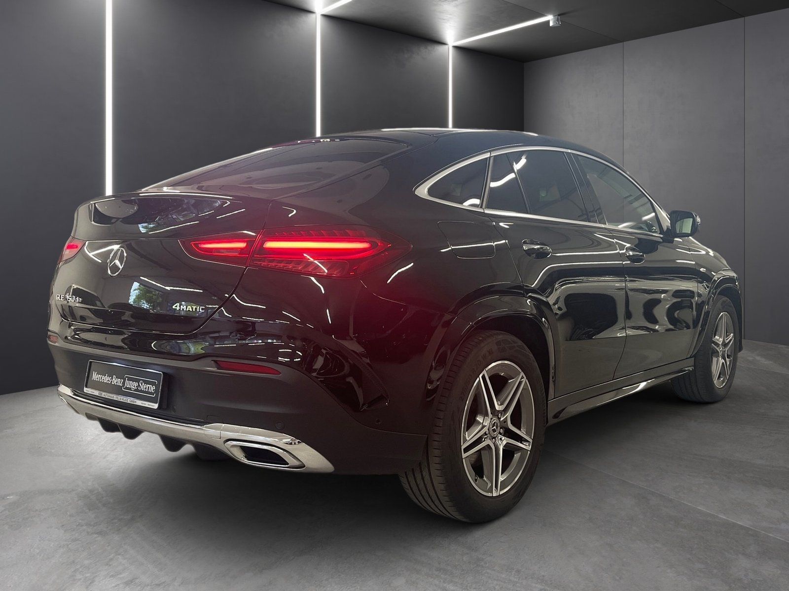 Fahrzeugabbildung Mercedes-Benz GLE 350 de 4M AMG Coupé*Pano*Totwin*AIRMATIC*360