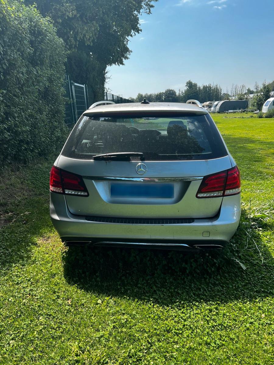 Mercedes-Benz E 220