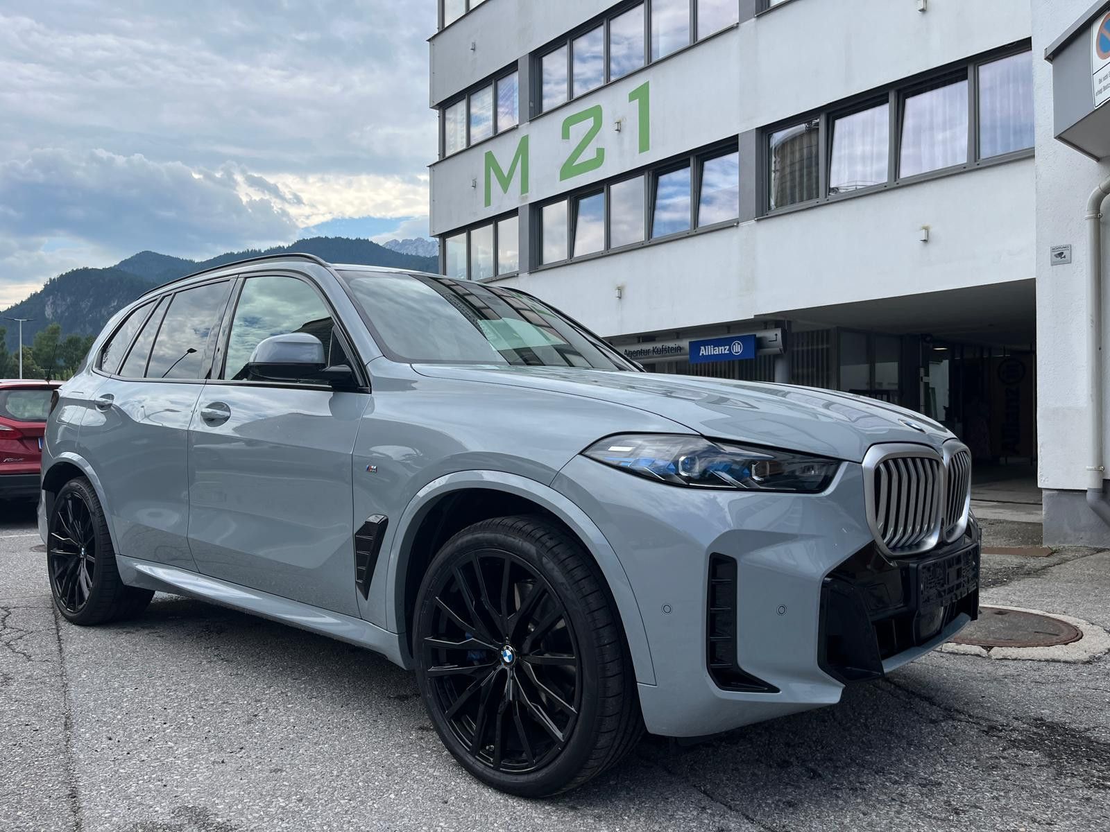 BMW X5 xDrive30d M Sport/Panorama/ICONIC imagem 2
