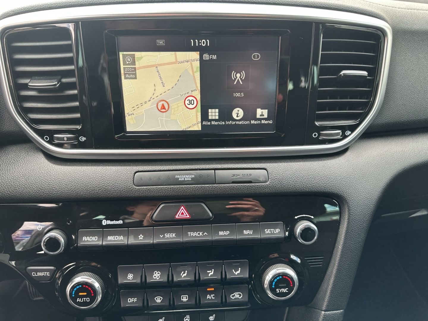 Fahrzeugabbildung Kia Sportage 1.6 Dream Team 2WD +Navi+Mehrzonenklima
